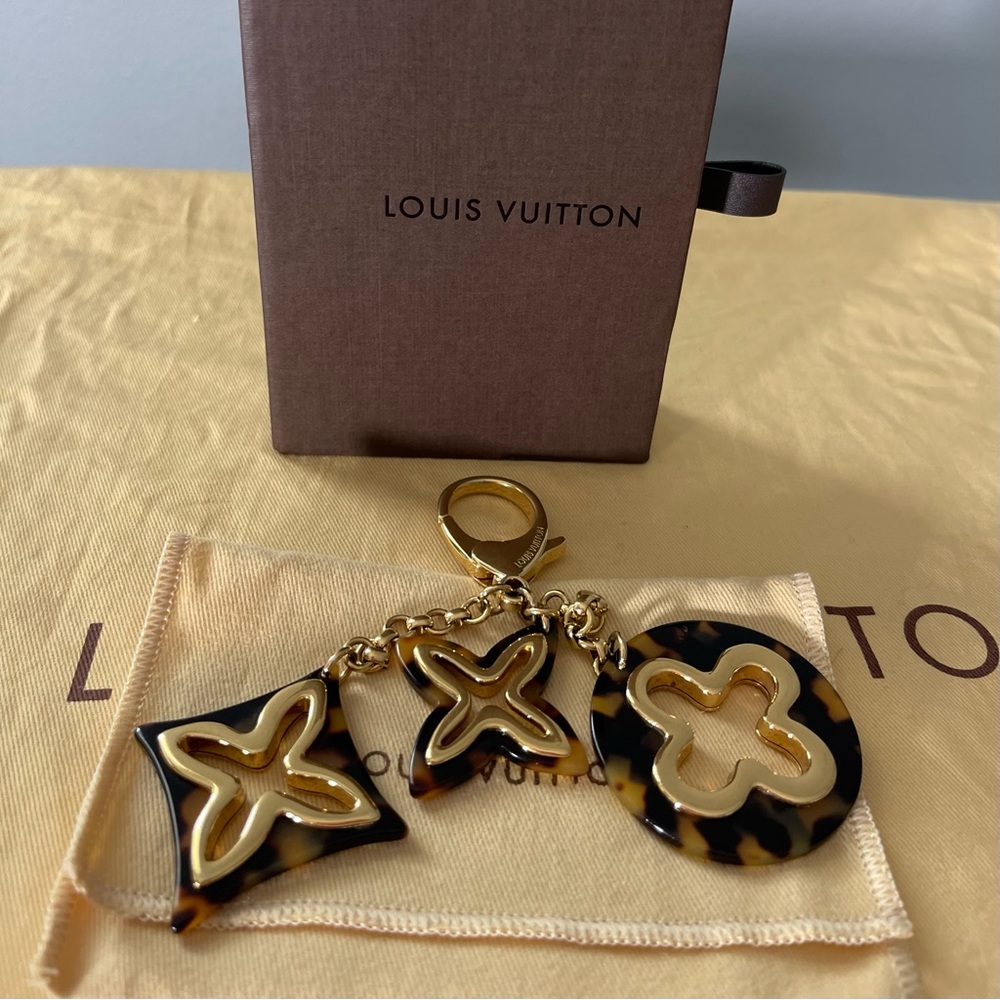 NEW Louis Vuitton Gold Insolence Tortoise Shell Gold-tone Key Chain Bag Charm